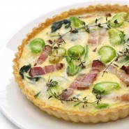 Quiche aux fèves et lardons