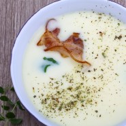 Velouté de chou-fleur au lard croustillant