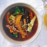 Soupe d'hiver aux légumes et aux céréales