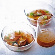 Huîtres pochées dans un bouillon infusé