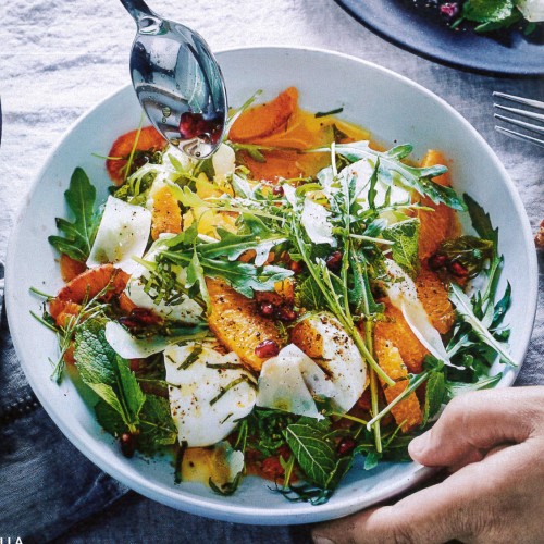 Recette Salade mozzarella, orange, grenade, menthe et roquette