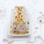 Nougat glacé, mendiants pignons-pistache