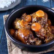 Poulet mijoté au miel pain d'épices et abricots secs