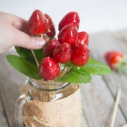 Sucette de fraises façon pomme d'amour