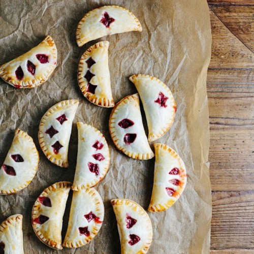 Recette Chaussons à la rhubarbe et à l'eau de rose