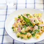 Rigatonis au jambon et aux petits pois