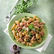 Risotto de coquillettes aux petits pois et lardons