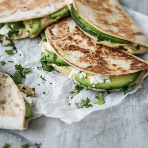 Recette Quesadillas à l'avocat feta et hummous