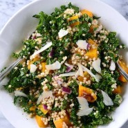 Salade de kale à la courge rôtie, couscous