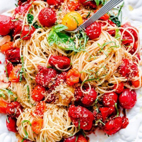 Recette Spaghettis aux tomates cerise rôties et basilic frais