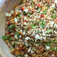 Salade d'été au Quiona et à la Feta