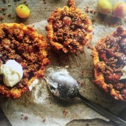 Tartelettes aux mirabelles et crumble quinoa-avoine