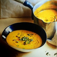 Velouté de courge au piment et à la menthe