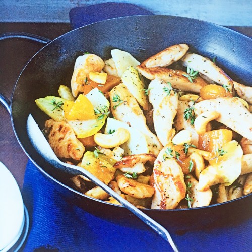 Recette Wok de poulet au chou-rave et aux fruits secs.