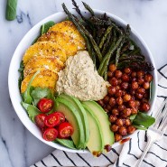 Buddha bowl à la polenta et aux asperges