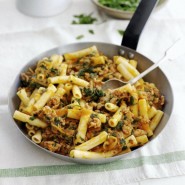 Penne au porc haché et aux herbes