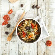 Risotto de fregola sarda aux olives et tomates confites