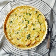 Quiche aux oignons rôtis et ail des ours