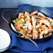 Wok de poulet au chou rave et aux fruit secs