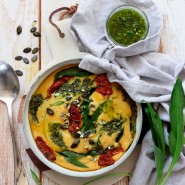 Pesto à l'ail des ours, pistaches et citron // Clafoutis au pesto, feuilles fraiches et tomates confites