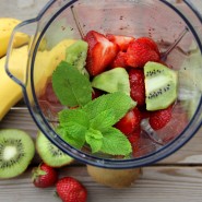 Smoothie bananes poires fraises kiwi