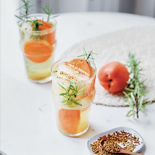 Recette Eau fraîche à l'abricot, pollen et romarin