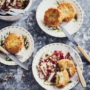 Salade d'endives aux noix et aux crabcake