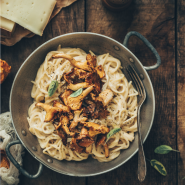 Spaghettis aux girolles, sauce 3 fromages