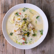 Soupe tom kha kai de poulet au lait de coco