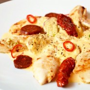 Aiguillettes de poulet, sauce crémeuse au chorizo