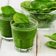 Smoothie d'épinards à la menthe et au citron