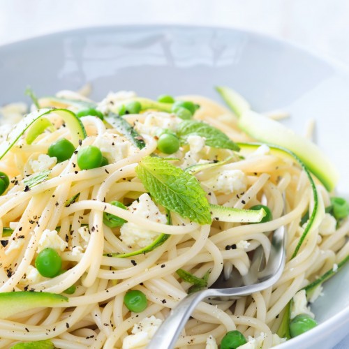 Recette Spaghettis aux petits pois, courgettes et pesto