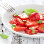 Carpaccio de fraises au thé vert