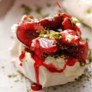 Pavlova aux deux cerises, quelques pistaches