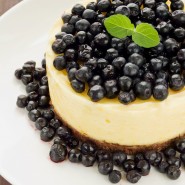 Cheesecake vanille et myrtilles sans cuisson et palet breton maison