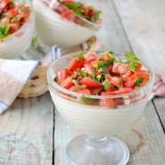 Panna cotta basilic, gaspacho et chips de jambon cru