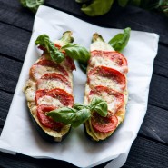 Courgettes tomate, mozza et basilic