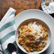 Risotto à la butternut caramélisée au sirop d'érable, noix de pécan épicées et grillées