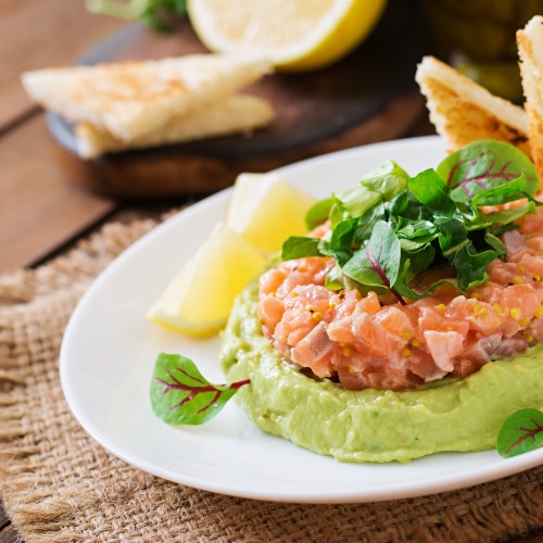 Recette Tartare de saumon au citron vert et sa mousse avocat